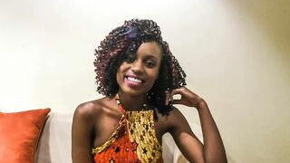 Mosolygós barna csinibaba pov castingon keményen megbaszva