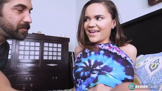 Naudi Nala vadul cidázza és lovagolja a nagyméretű pöcst