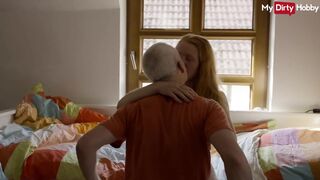 Világos Szőke fiatal nyögés míg az koros megkúrja a pináját