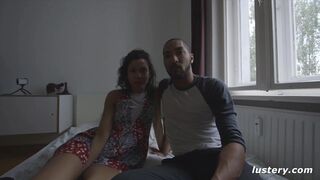 Miriam Prado vadul szereti a közterületi dugást