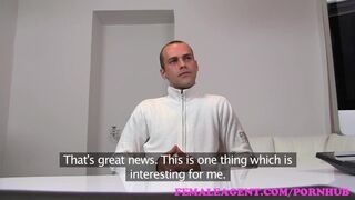 Csábos milf ügynök teszteli a durva hapsit