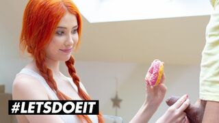 Gisha Forza orbitális cicis vörös bombe egy fánkot érő könyörtelen dugásért