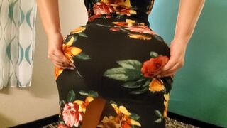 Crystal Lust gigantikus popsikás milf-et megdúgják egy szextől füstölgő hotelszobában