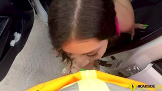 Natalie Brooks feszes puncáját megdugják egy nyilvános úton