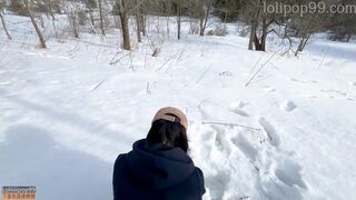 Ázsiai fitnesz kis csaj keményen megdöngetve a hidegben -20°c-on