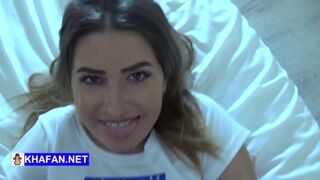 Ellenállhatatlan iráni bige méretes popsiját szétkúrja és cidázza a kamerán előtt