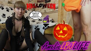 Kicsike boszorkány megidézi a méretes hímtagot és keményen megbasszák, hogy beleélvezzen a puncijába - halloween 2020