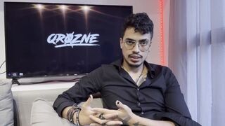 Keményen kefélnek az amatőr ribancok a gyűlölködők ellen