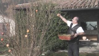 Kívánatos világos szőke tinédzser amatőr fenékbe dugva és szájba lőve nagy farasszal